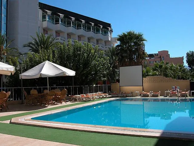 Hotel Karen 3*